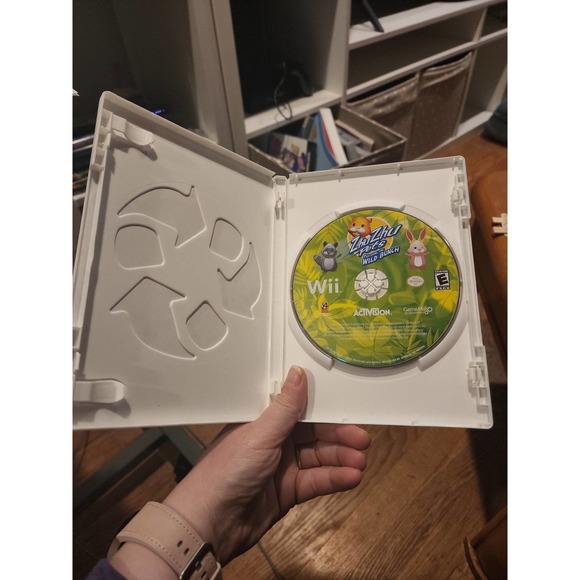 Zhu Zhu Pets 2 Featuring The Wild Bunch for Nintendo Wii - Picture 3 of 5